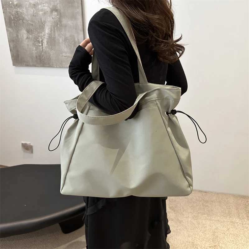 Large Capaci Womens oulder Bag 2024 New Sle Simple Faionable Handbag Tote Bag op Bag Trendy Casual Bag Z250911