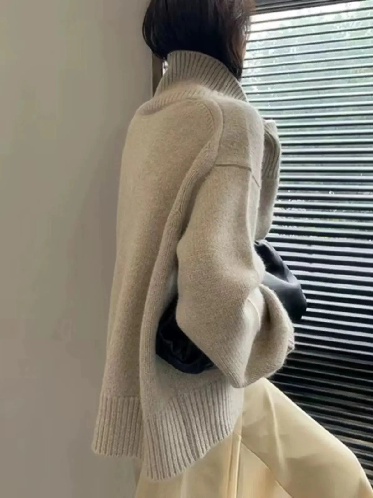 Autumn and Winter Thick Cashmere Sweater Women High Neck Pullover Warm Loose Knitted Base Jacket Tops 250911