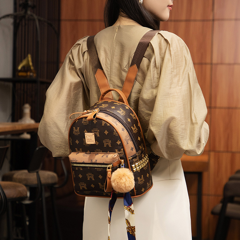 new Free shipping designer ladies handbag Soft and comfortable women's handbag simple fashionable and durable