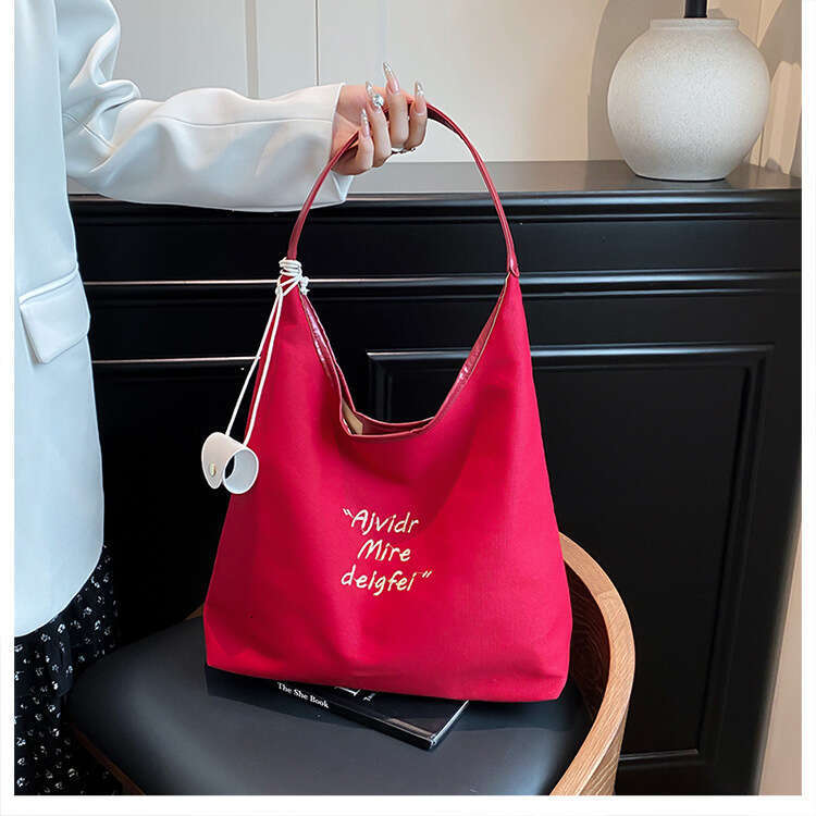 2025 Autumn Trend New Fashion Casual Single Designer Bags Shoulder Handbag Large Capacity Letter Underarm Tote Commuter Bag