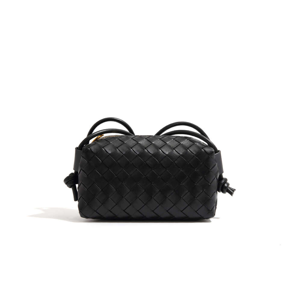 Hot Selling Woven Knot Crossbody Small Square Bag Light Luxury Single Shoulder