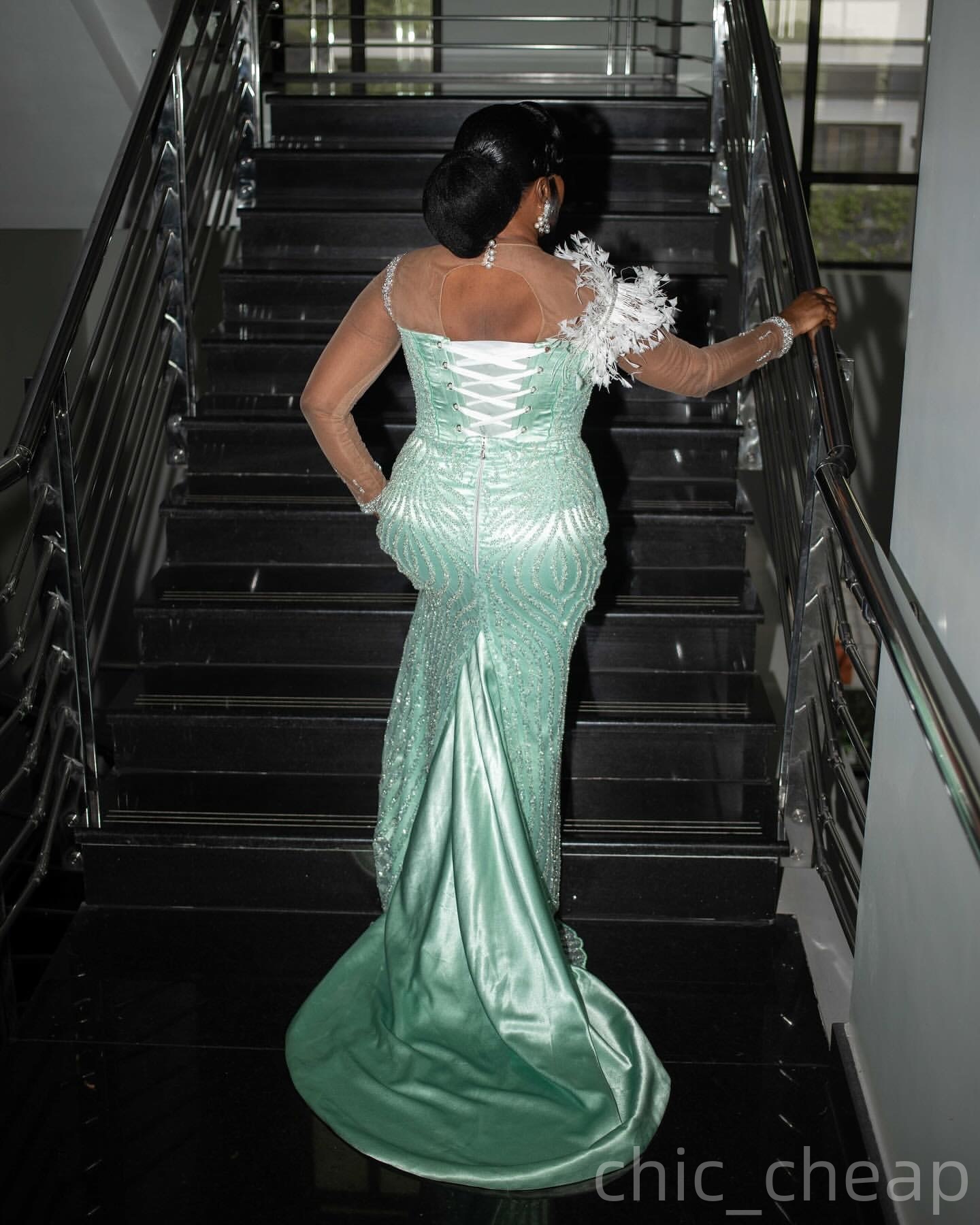 2025 Plus Size Mint Mermaid Mother Of Bride Dresses Feather Flower Beaded Prom Evening Party Mamas Dress Vintage 50s Birthday Wedding Guest Groom Moth