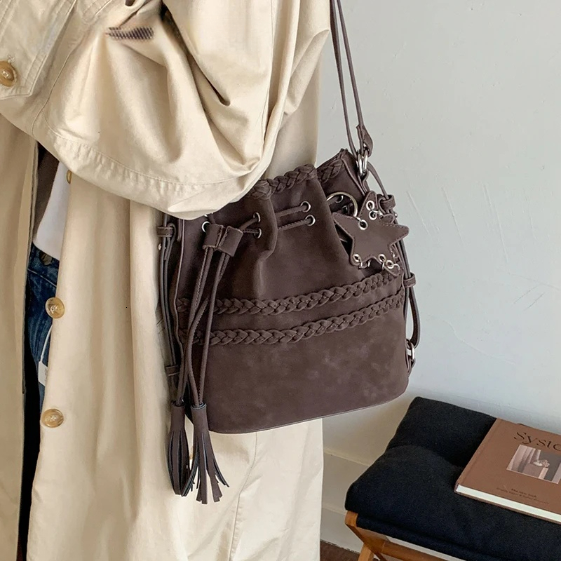 Retro Style Multiple Back Styles PU Leather Women s Shoulder Bag Niche Bucket Bag Women s Crossbody Bag Simple Solid Color Designer Bag