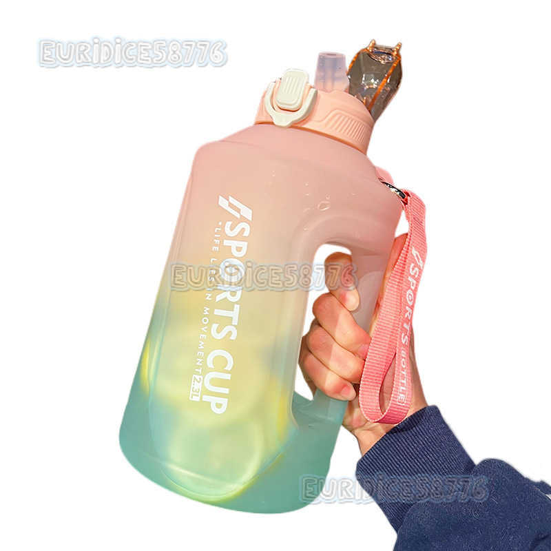Large Capacity Water Bottle for Women Gradient Color Water Sports Men Fitness with Handle American Style Outdoor Student Cup H250911