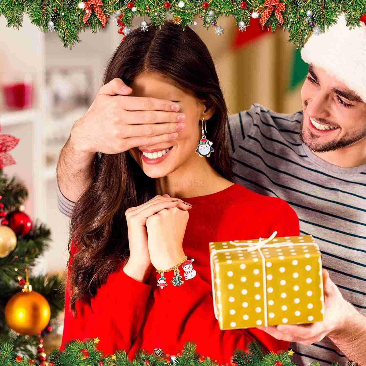 300 Pcs Christmas Charms for Jewelry Making Bulk Gold Enamel Cute Santa Claus Snowman Pendant Christmas Tree Elk Ball Snowflake s Necklaces EarringW25