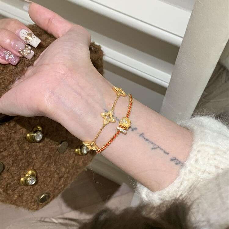 Exquisite High-End Hollow Brushed Four-Leaf Clover Bracelet for Women, Light Noble Bracelet, Niche Design Sense Jewelry