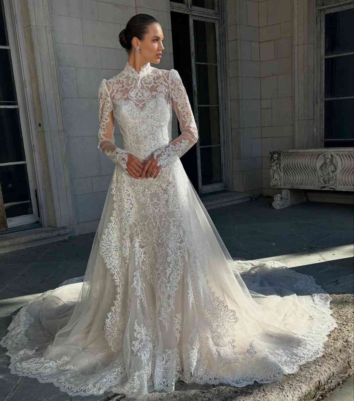 A-line Lace Wedding Dresses 2025 Luxury High Neck Long Sleeve Bridal Gown Applique Swep Train Tulle vestido de novia Customized