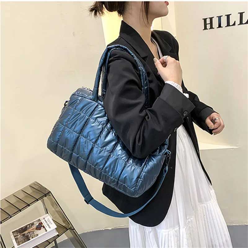 Down Messenger Bag Quilted Space Cotton Padded Shoulder Bag Female Large Capacity Fluffy Tophandle Bags 2025 New Autumn Winter Z250911