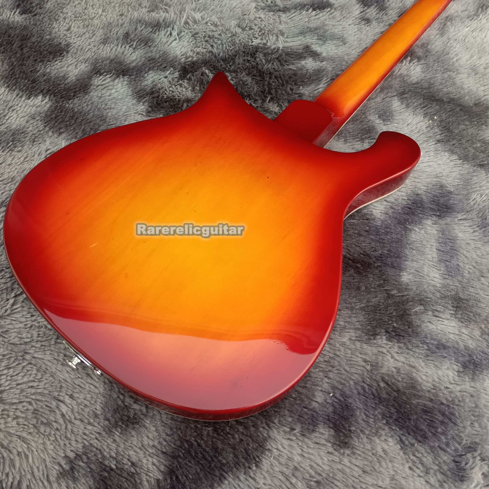 660 6-String Sunburst Electric Guitar with Silver Accessories, Poplar Body and Maple Neck