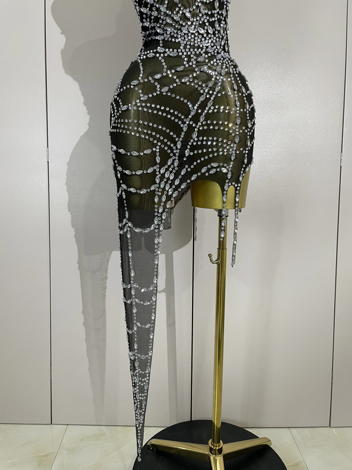 STOCK Sparkly Diamond Sexy Mesh Asymmetric Bodycon Mini Dress Women Nightclub Bar Party Show Gogo Dancer Clothing Stage Costume250906