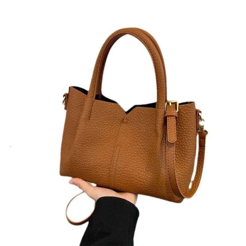 New Ladies Stylish Retro Crossbody High End Handbag Combo Multi Functional Purse Bucket Tote For Daily Use