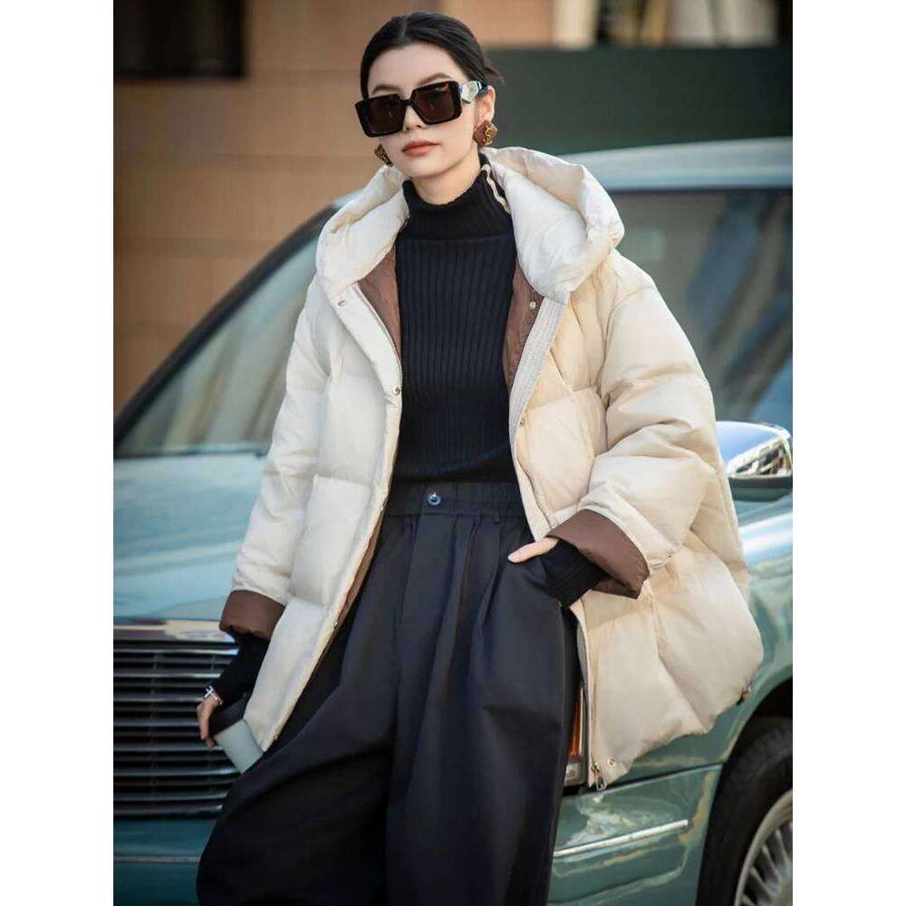 Lagabogy 2025 New Winter Women Puffer Jacket Casual Loose Over Size Warm Female 90% White Duck Down Coat Hooded Outwear