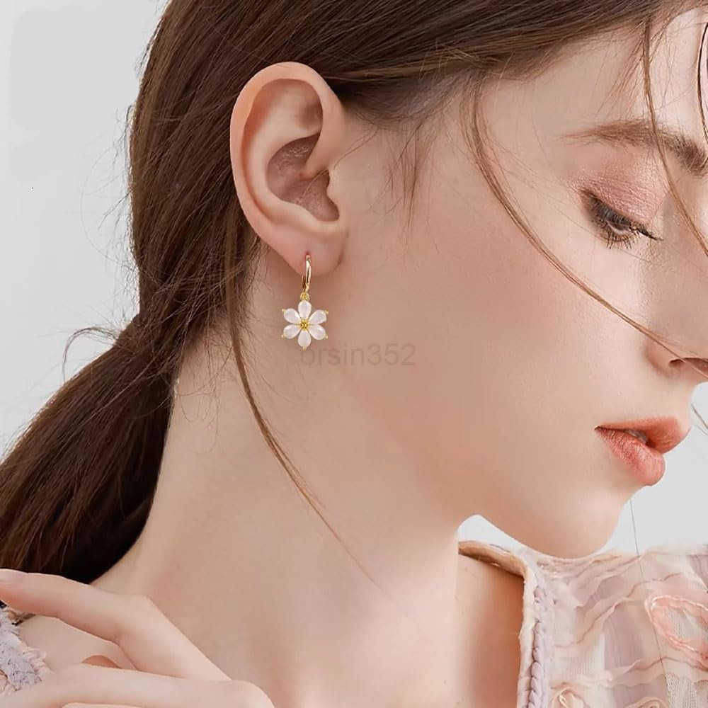 Dainty White Crystal Flower Dangle Small Hoop Earrings for Women Cute Bohemian Floral Blossom Charm Dangling Lightweight Cartilage Huggie Hoops Drop E