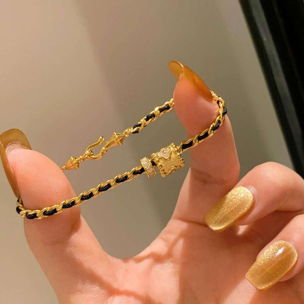 Light High-End Feel Slim Waist Black Gold Woven Bracelet for Women, Unique and Versatile Hand Chain with Distinctive Niche Design