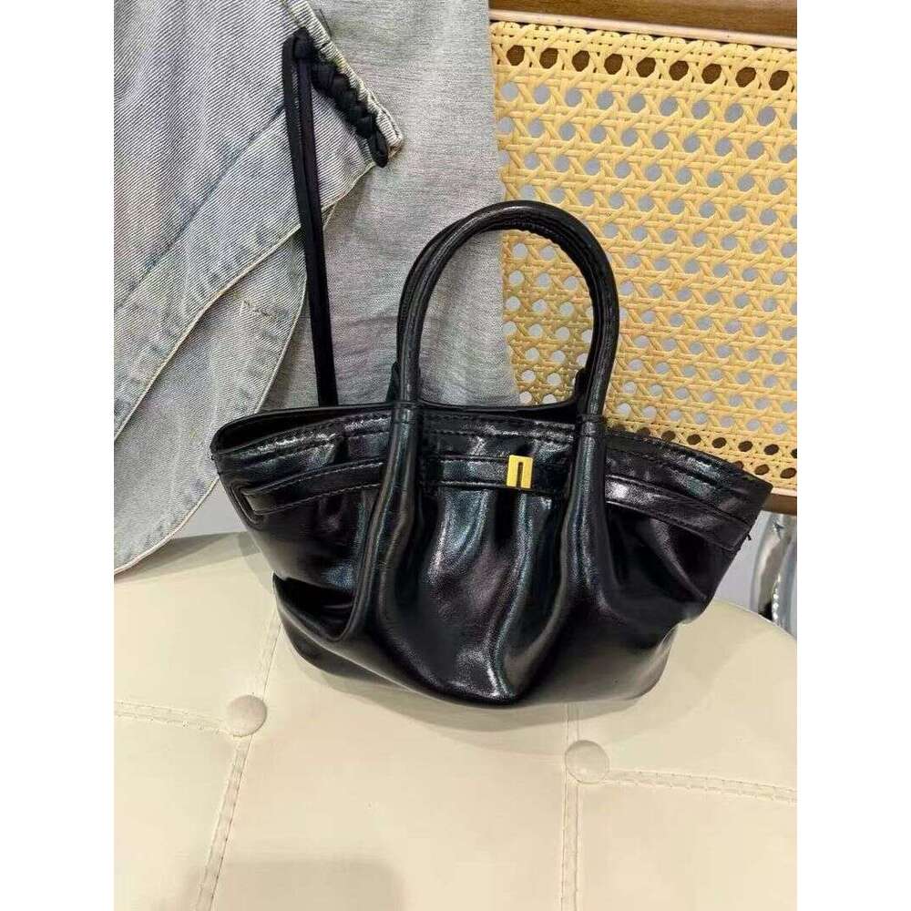 JW New 2025 Design Casual Designer Versatile High-End Dumpling Bag Niche Shoulder Handbag