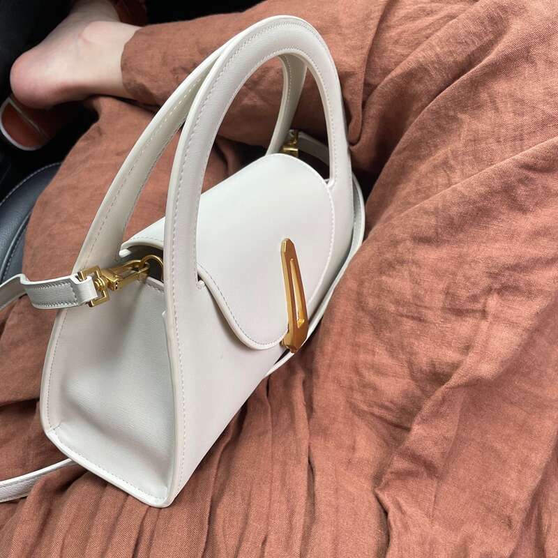 Niche Design High-End Retro Lock Handbag Female Korean Style All-Match Fashion Shoulder Messenger Bag