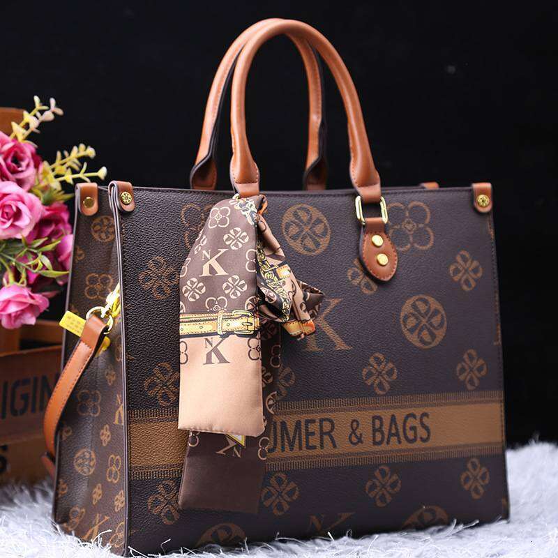 Designer Fashion Trend New Internet Celebrity Leather Women Tote File Large Capacity Senior Large Bag