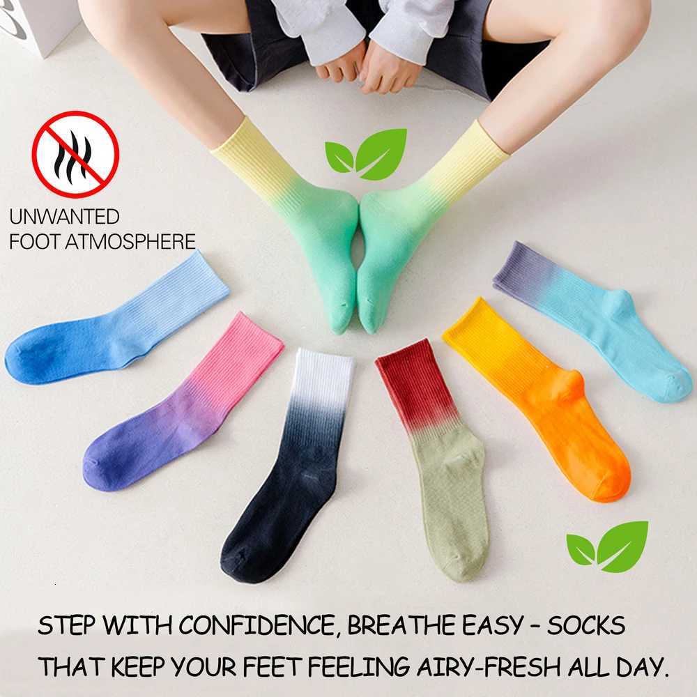 New TieDye Gradient Color Crew Socks MidCalf Socks Unisex Fashion Daily Street Skateboard Socks Breathable Couple Sports Socks D250911