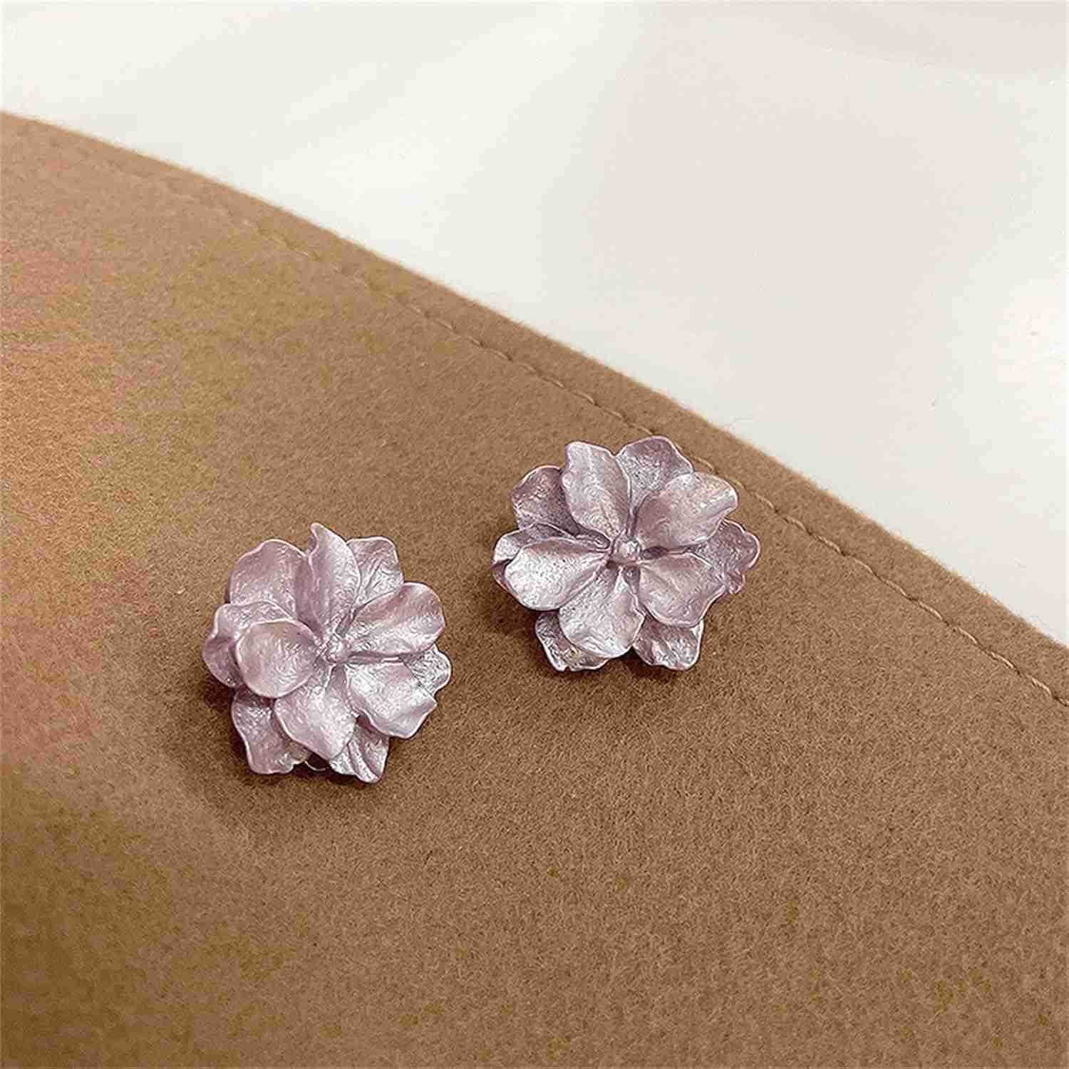 White Flower Acrylic Earrings Vintage Charm 3D Resin Gardenia Camellia Pear Blossom Flowers Plant Lightweight Stud Earrings for Women Wedding Bridal B
