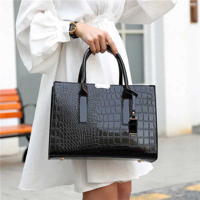 Crocodile Print Women Handbags Purse Tote Bags Adjustable Strap Top Handle Bag Large Capacity Crossbody Bags Work Travel Gift Z250911