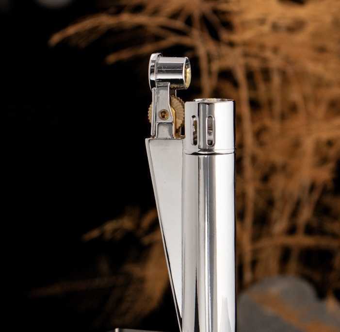 Clipper cigarette Windproof Straight Jet Blue Flame Outlet With Dust Cap Butane Torch Lighter Men GadgetT250224 H260131