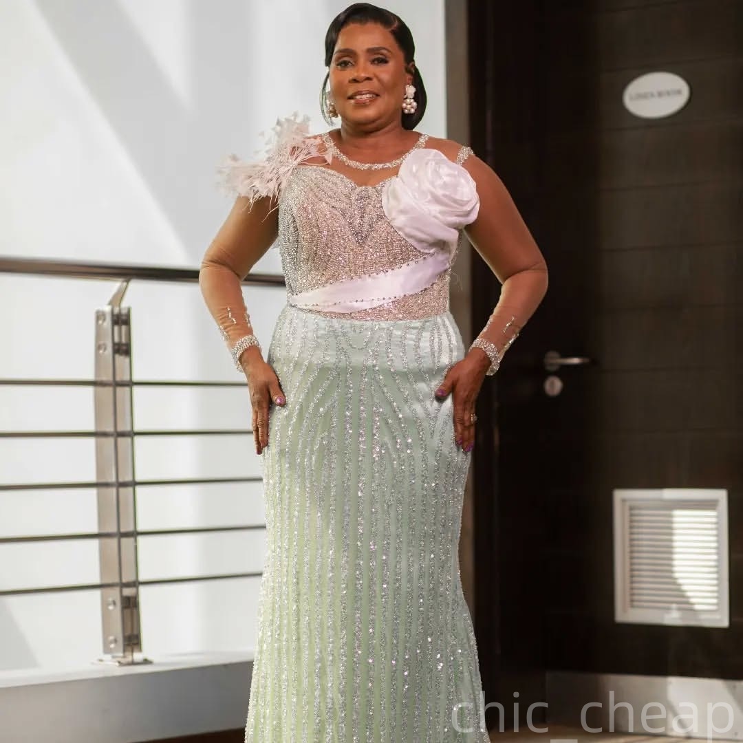 2025 Plus Size Mint Mermaid Mother Of Bride Dresses Feather Flower Beaded Prom Evening Party Mamas Dress Vintage 50s Birthday Wedding Guest Groom Moth