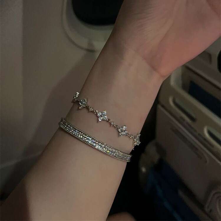 Light High-End Sparkling Dia Clover Bracelet for Women Vintage Fresh Versatile Fashionable Elegant Jewelry