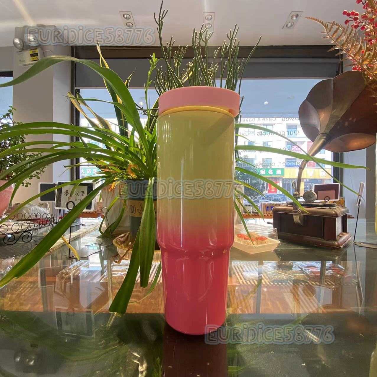 Gradient Car Cup Large Capacity Portable Dual Drinking Straw Cup for Car and Office Insulated Cold and Hot Ice Cup H250911