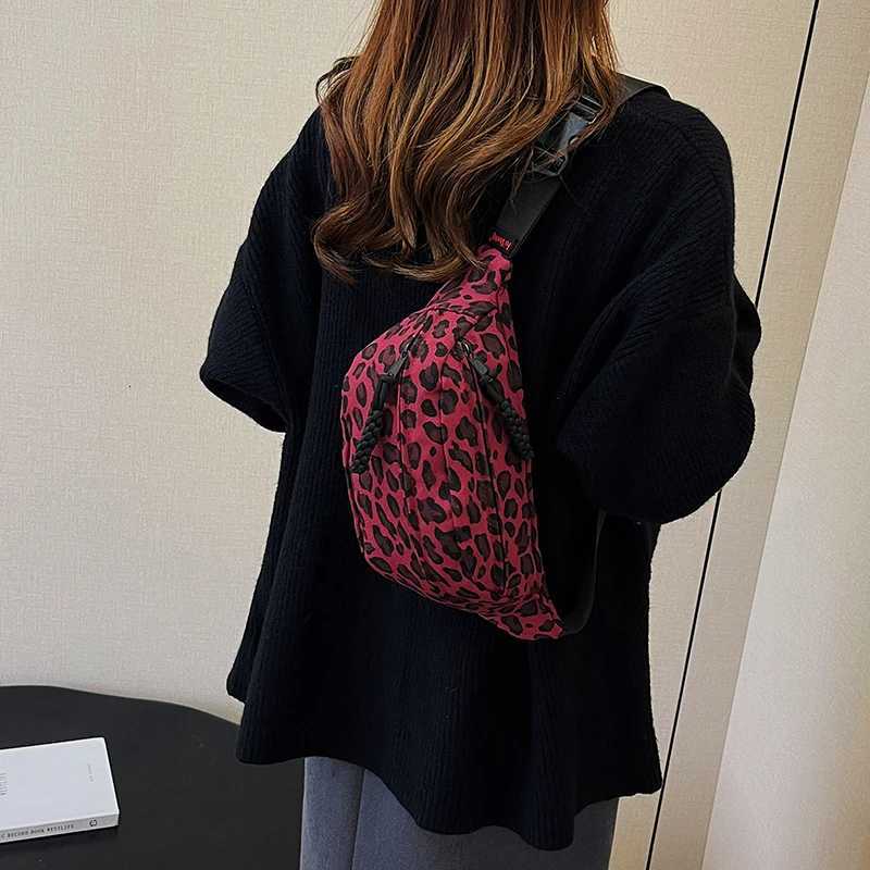 2024 New Leopard Print Waist Bag Fashion Fanny Pack Phone Purse Lady Simple Chest Bag Quality Nylon Woman Shoulder Crossbody Bag Z250911