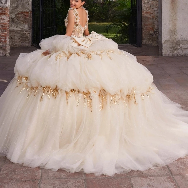 Light Champagne Shiny Quinceanera Dresses Ball Gown Off The Shoulder Gold Applique Lace Beads Bow Tiered Tull Sweet 16 Dress Vestidos 15 De Anos