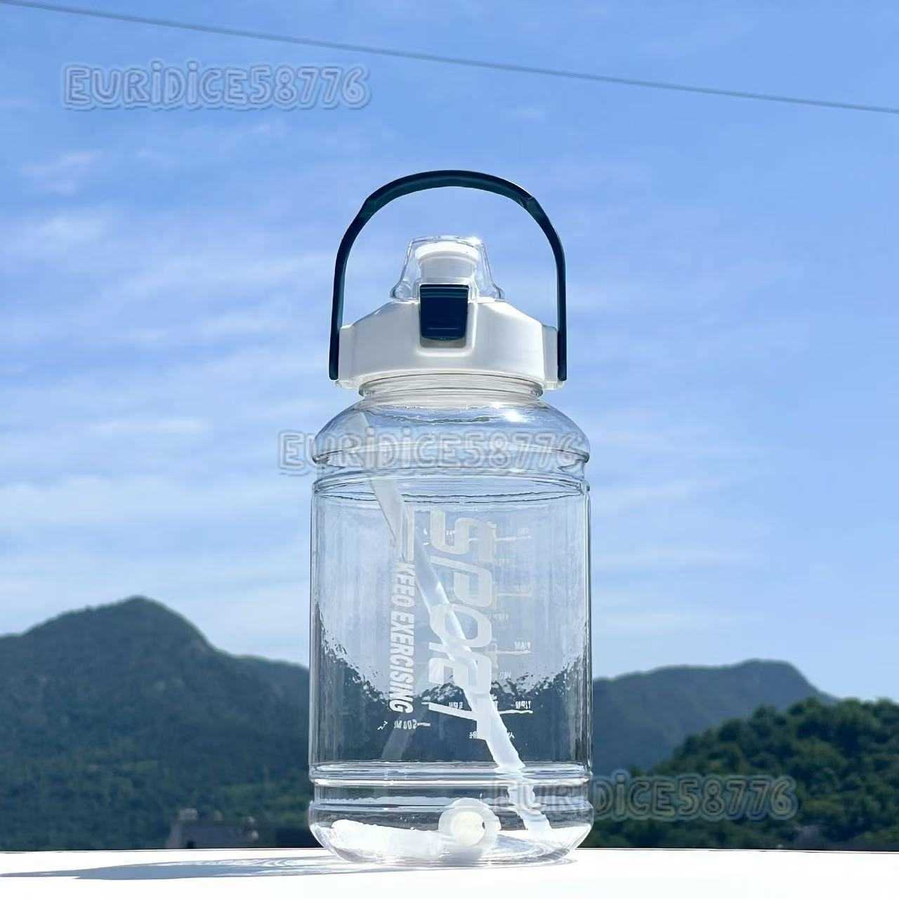 Sports Fitness Ton Bucket Summer Large Capacity Water Bottle High Appearance Straw Cup Large Capacity Outdoor Water Cup H250911