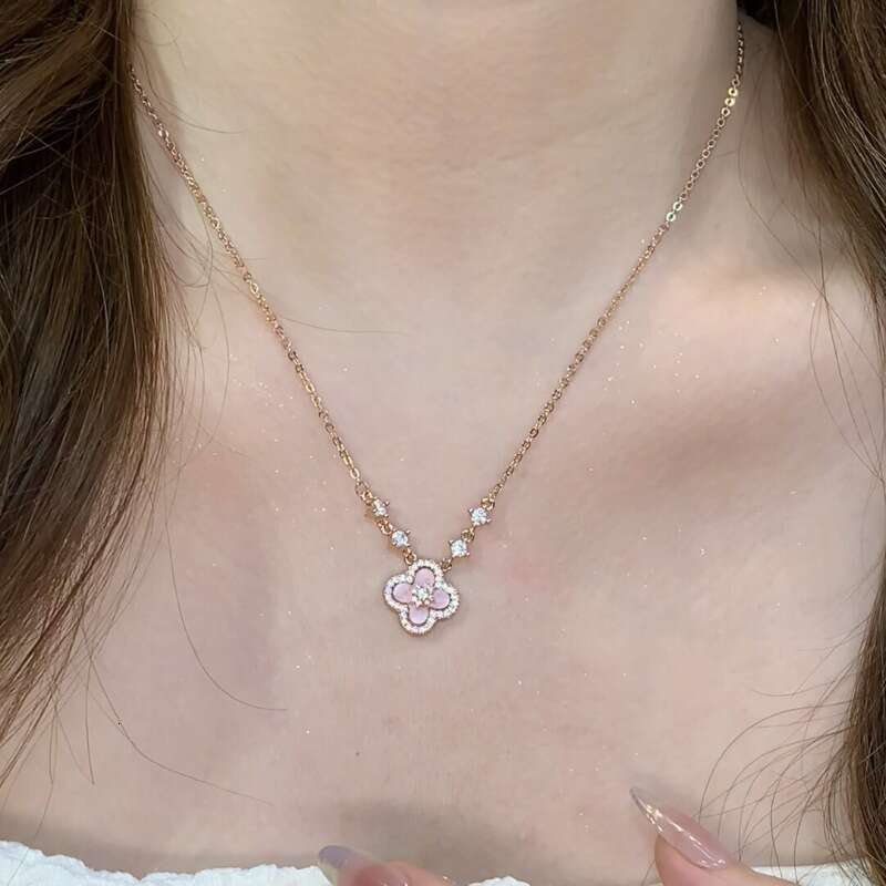 Light High-End Full Dia Pink Mother-of-Pearl Four-Leaf Clover Necklace Niche Design Exquisite Sweet Temperament Collarbone Chain