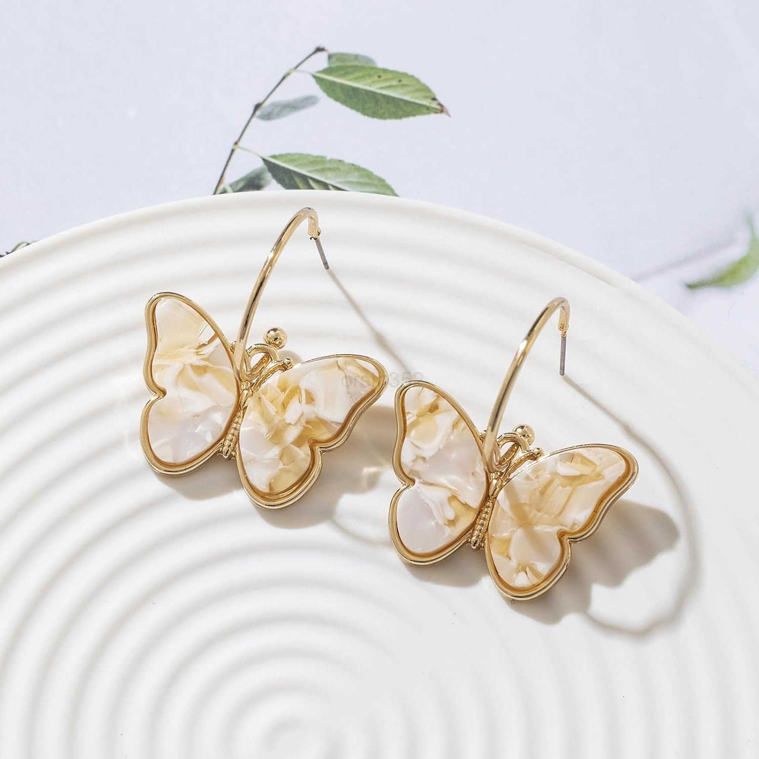 Gold Butterfly Dangle Earrings for Women Lightweight Acrylic Butterfly Dangle Hoop Earrings for Mother Daughter Teen GirlsW250911