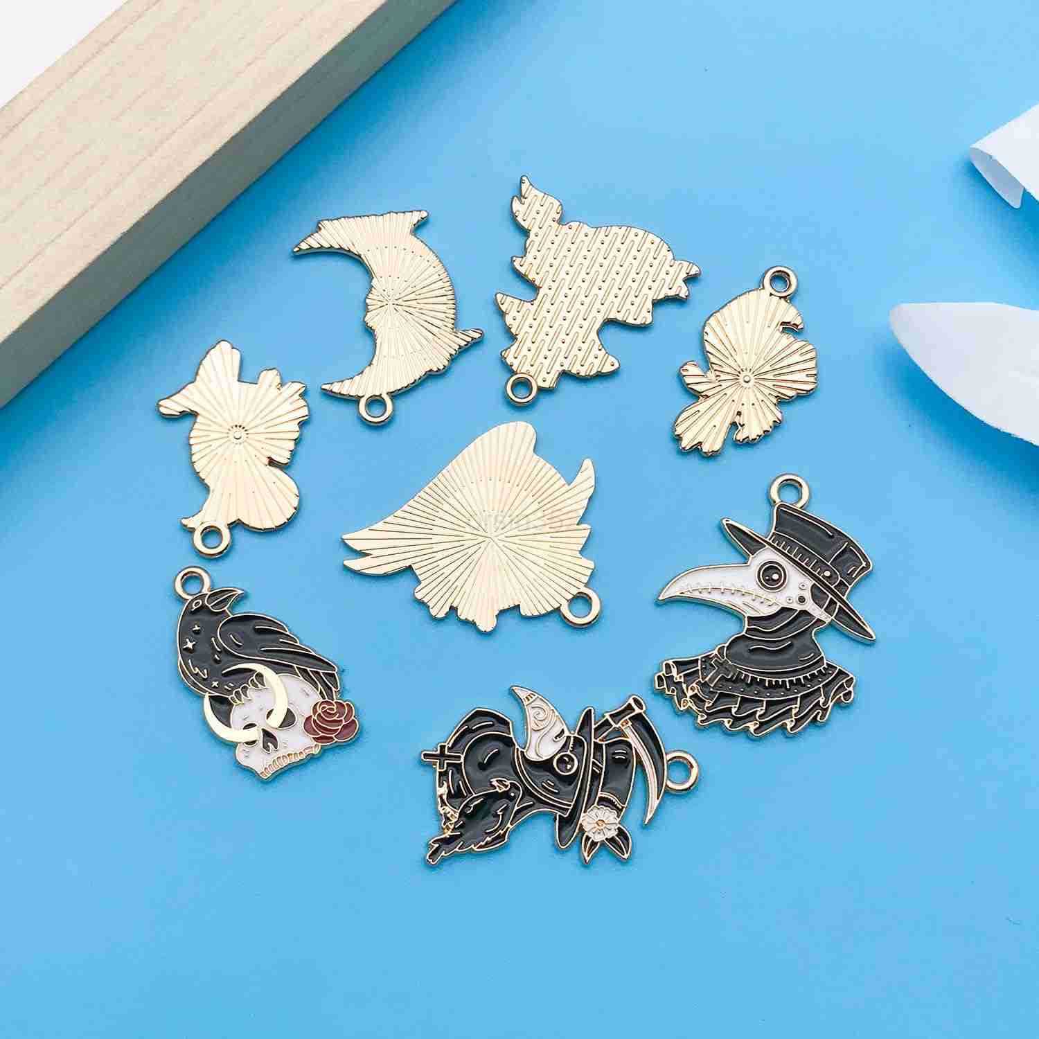 24Pcs Alloy Drip Oil Halloween Crow Series Pendant Jewelry Making DIY Keychain Earrings Pendant Various Design Charms for Jewelry Making s NecklaW2509