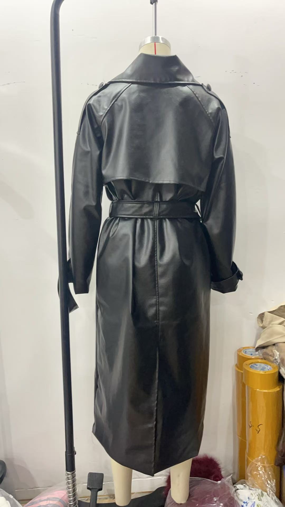 Women's Trench Coats High Street Leather Trenchcoat Women 2025 Early Spring Fashion Lapel Full Sleeves Double Breasted With Belt Female PU