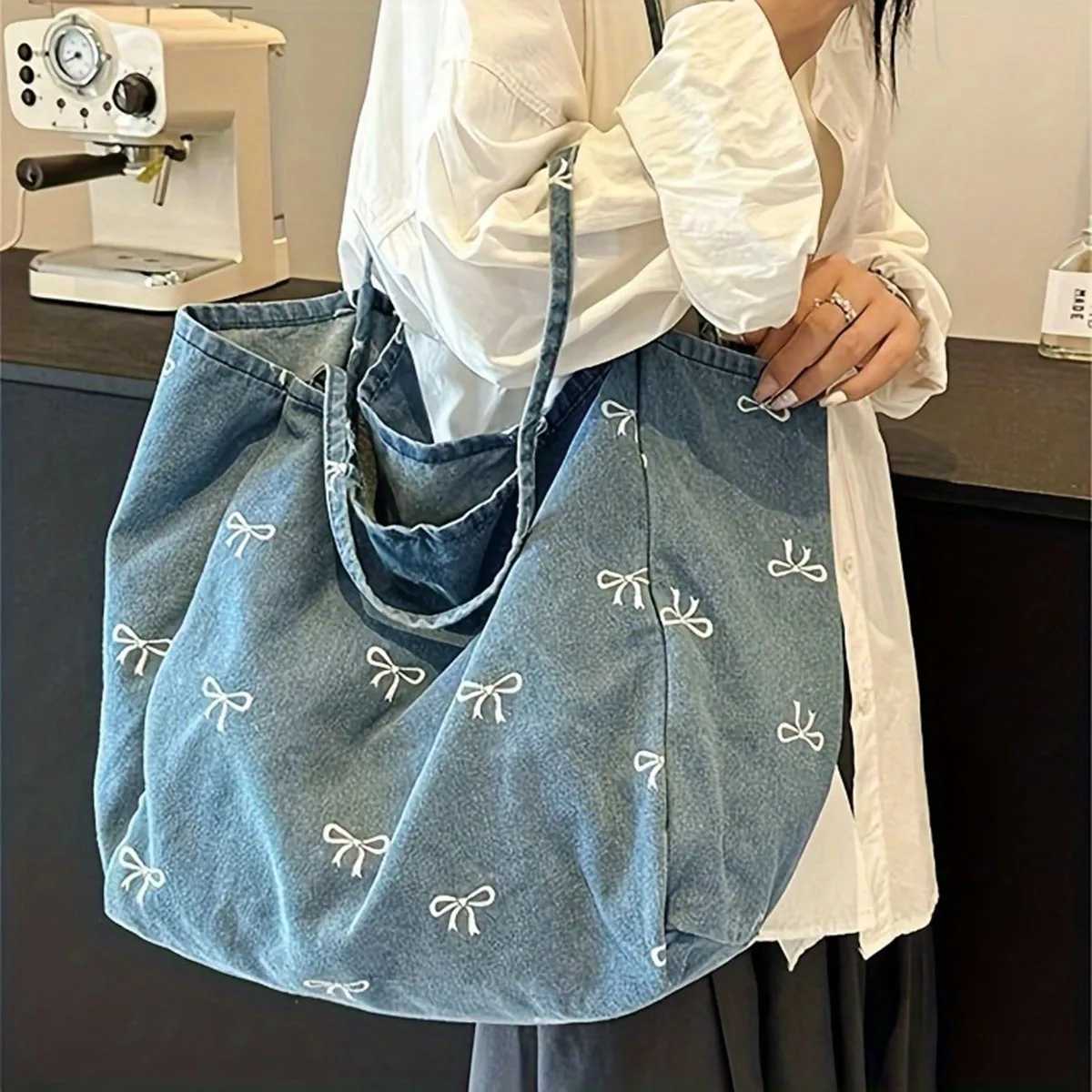 Highquality denim canvas bag ladies bow sweet and versatile tote bag largecapacity casual singleshoulder bag Z250911