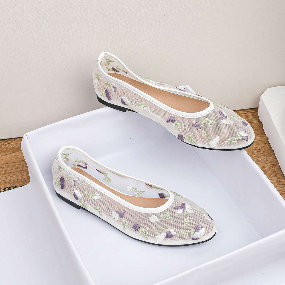 35-45 Plus Size Women's Designer Shoe Round Toe Shallow Mouth Non-Slip Flat Spring Summer Fashionable Grandma Shoes Breathable Outdoor Wear