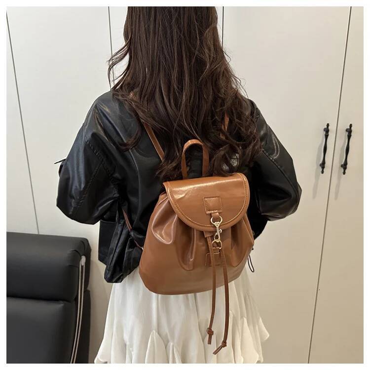 Fashionable Women s Casual Travel Bag Soft Leather Solid Color Women s Handbag Neutral Style Backpack Couple Bag Autumn And Winter New Designer Bag