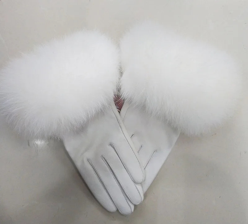 Womens genuine leather gloves for winter warmth made of genuine sheepskin and fox fur fashionable style natural fluffy fox fur S7200 241025