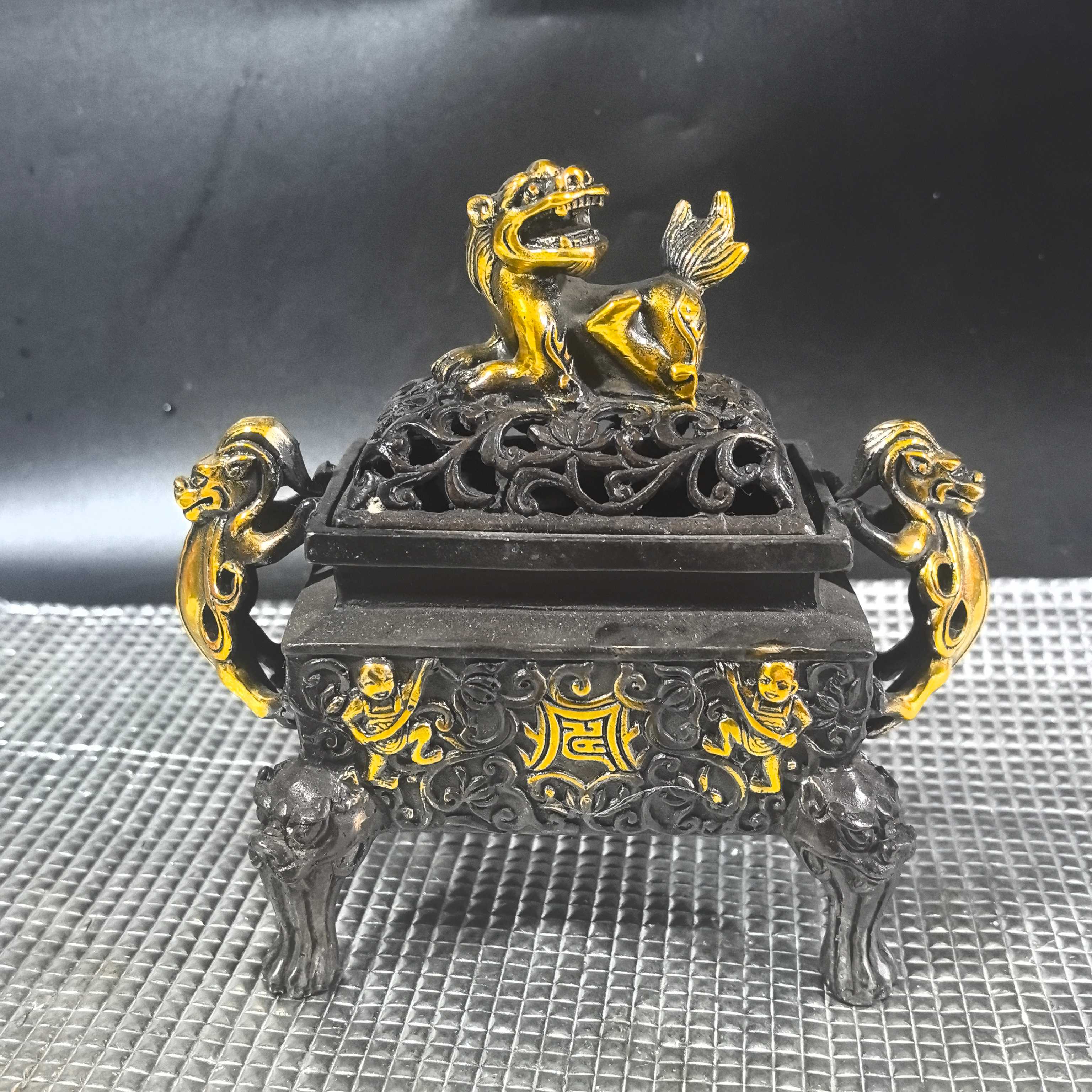 Antique gilded lion cover square incense burner home living room crafts ornaments vintage bronze