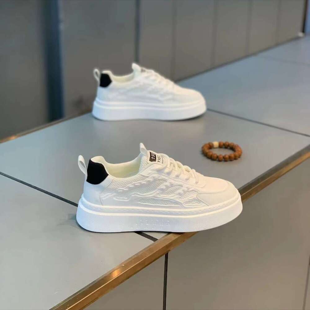 2024 New Men's White Mesh Shoes Armor Stitching Comfortable Breathable Foam Thick Sole TikTok Kuaishou Sneakers