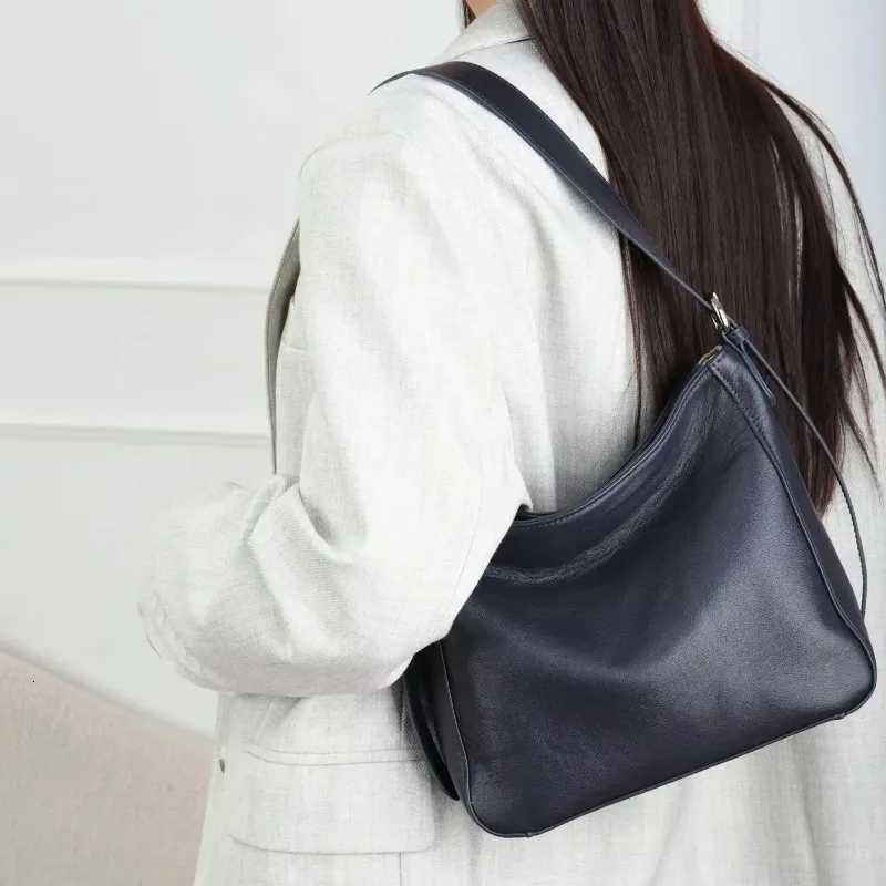 Natural Cow Leather Square Handbag Crossbody Bucket Style HighQuality Womens Shoulder Bag Practical Luxurious Hobo Bag W250911