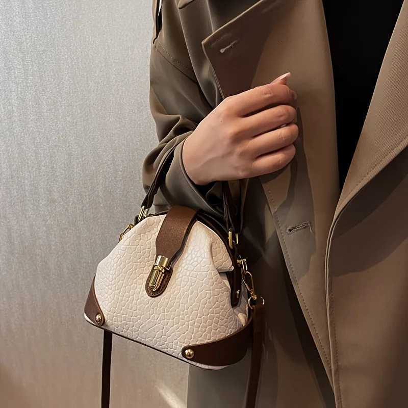 Light Color Splicing Messenger Bag Highgrade Texture Fashion Western Style Handbag Simple Commuting Z250911