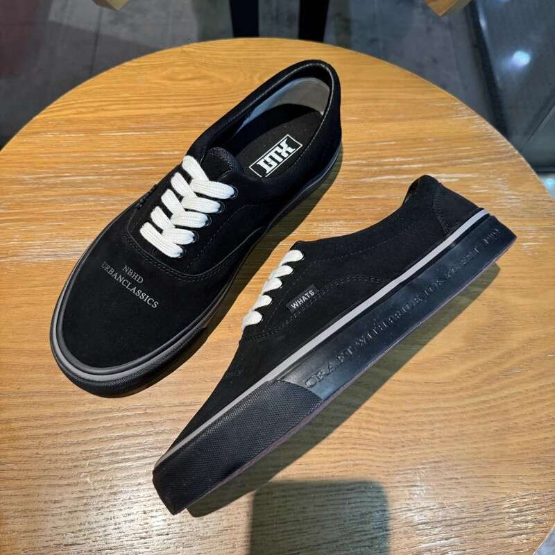 2025 Autumn Fashion Suede Black and White Color Matching Unisex Sneakers Versatile Skate Sports Casual Shoes for Men