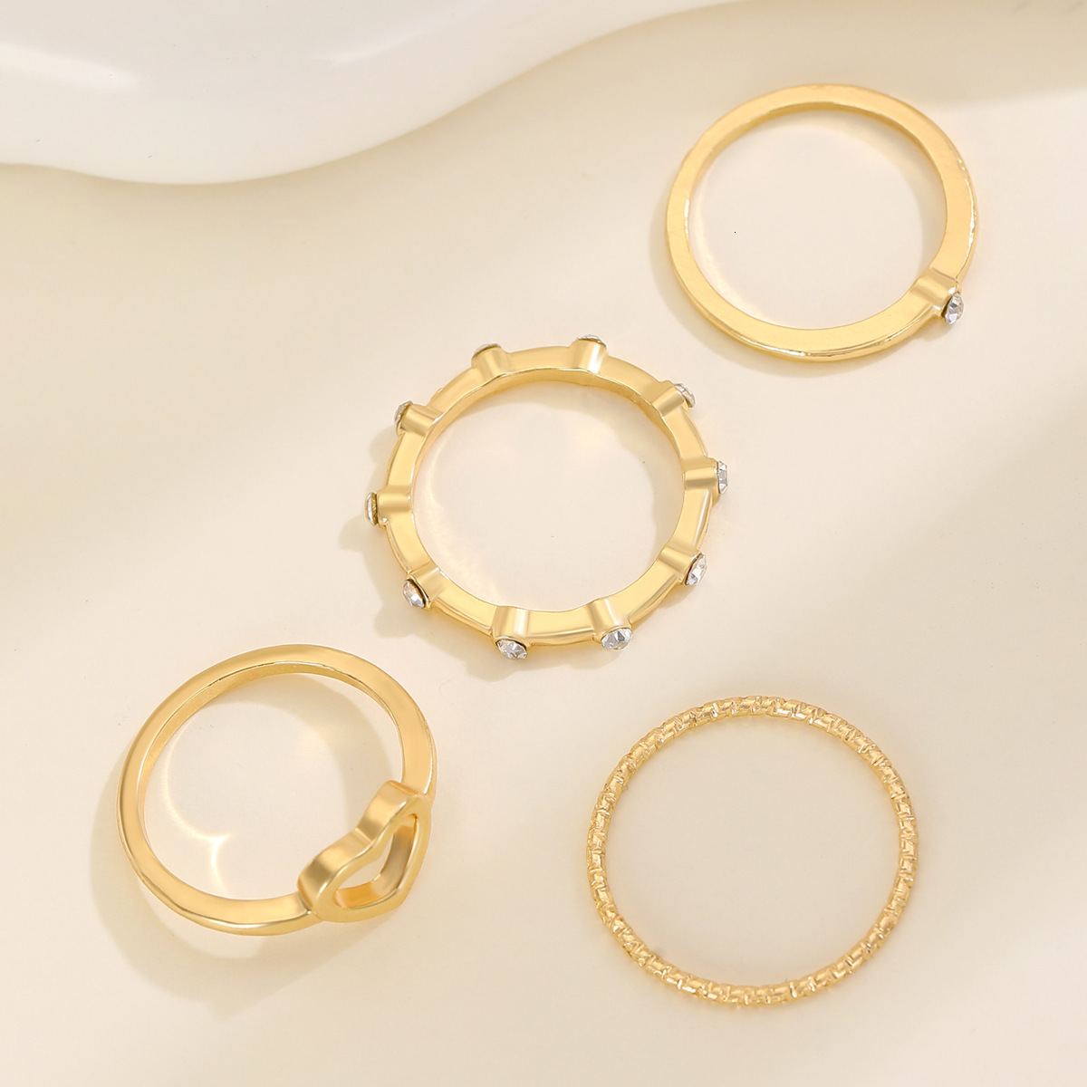 Hollow Heart Inlaid mond Fashion Simple Jewelry 2024 New Ring Set