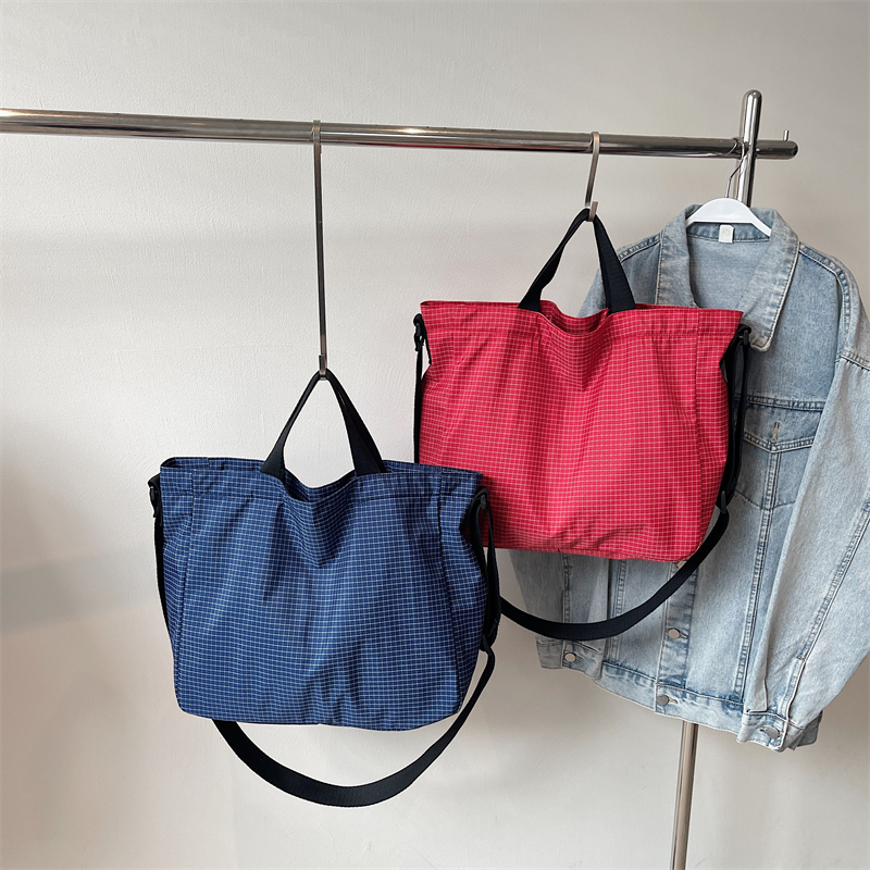 2025 new large capacity women's fashionable shoulder bag with simple design, daily multifunctional small square crossbody bag, luxurious party ha