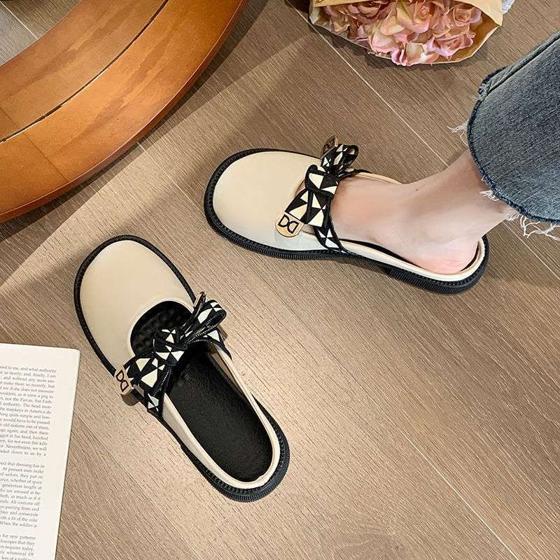 Women's sandals autumn new designer shoes outdoor soft soled slippers flat shoes closed toe half slippers wide toe shoes lazy slippers
