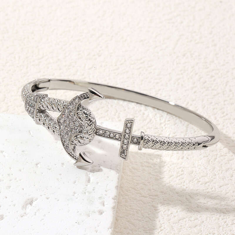 Gold Tone designer bracelet for womennail bracelet luxury jewelry Cross niche full diamond bracelet hip-hop cool high-end bracelet hand jewelry wholes