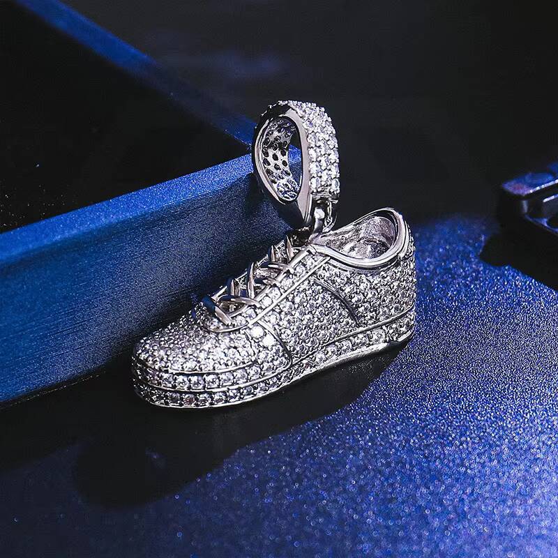 Unisex Hip Hop Iced Out Sneaker Pendant Brass Shoes Necklace with Princess Cut Diamond Gold Plated Cubic Moissanite Neckerchief