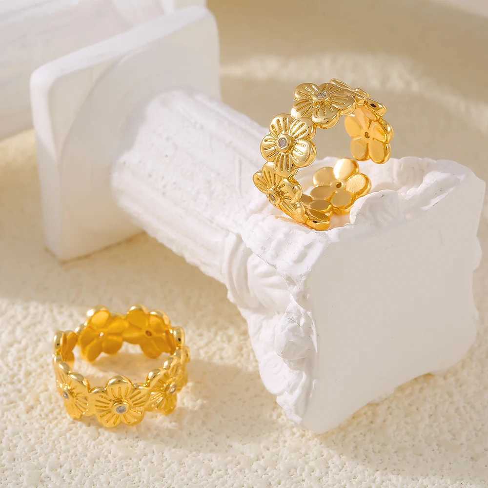 Nivora Fashion Copper Opening Rings For Women Sun Flower Rhinestone Women Finger Rings Vintage Gold Color Rings Jewelry Gifts W250911